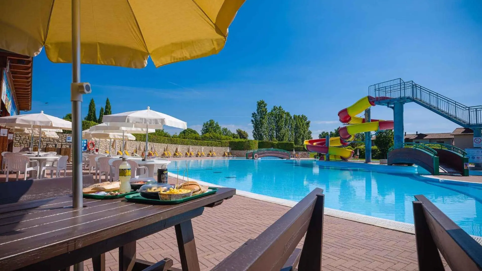 Apartment In Peschiera Del Garda 22085